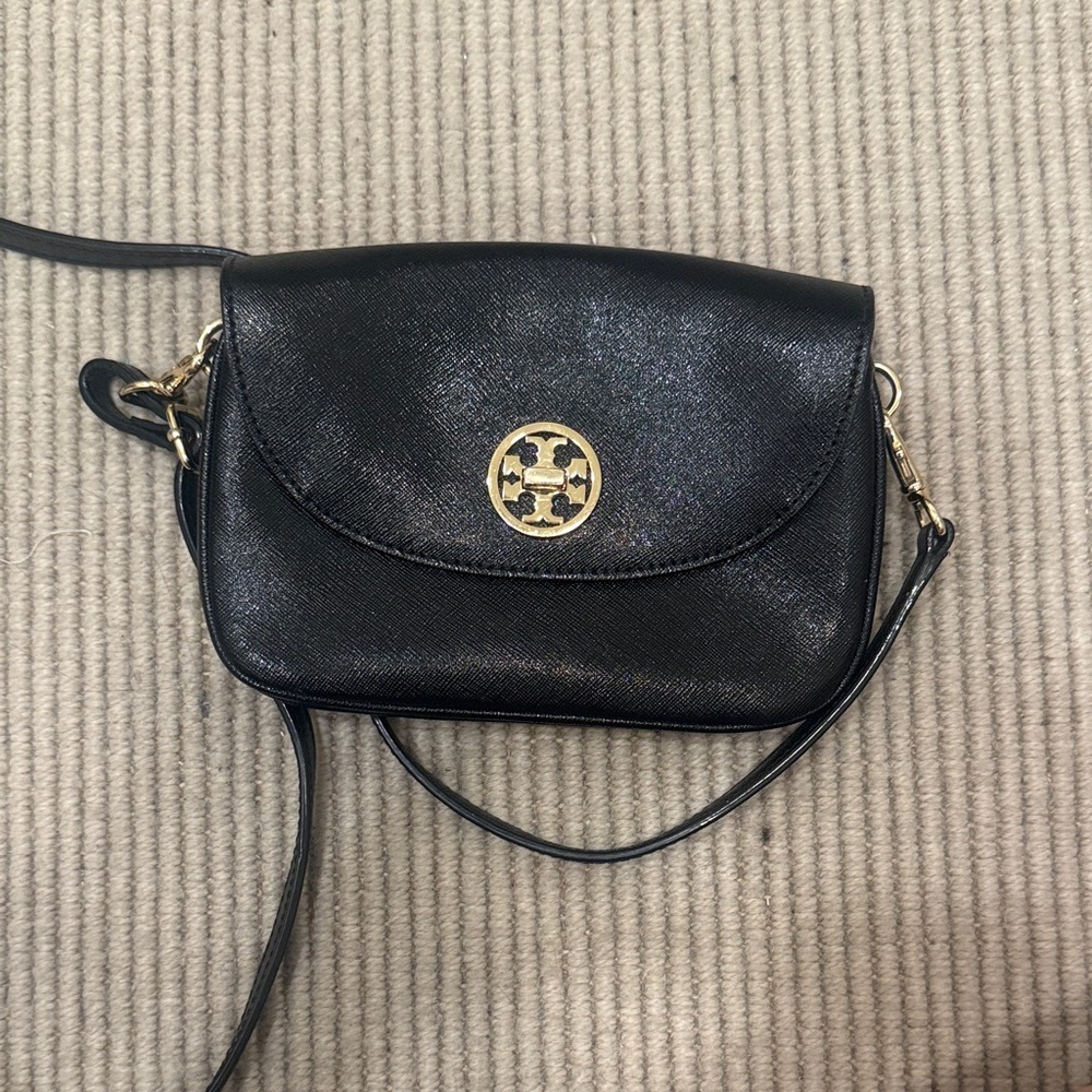 Tory Burch Elegant Black Crossbody with Gold Accent